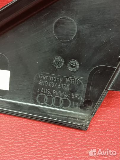 Накладка двери передняя левая на Audi A8 D5