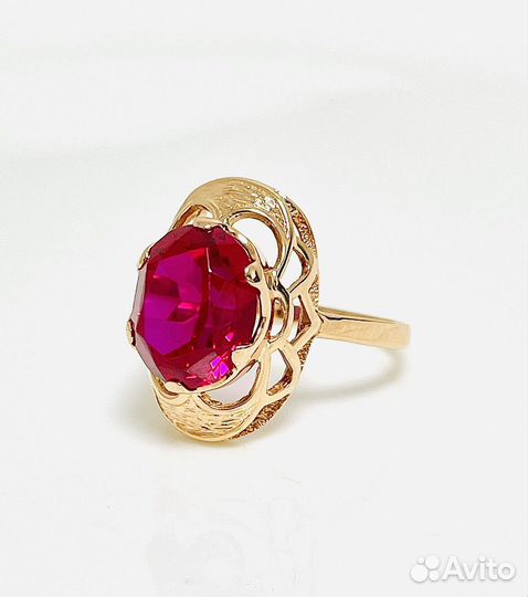 Золотое кольцо с корундом 583 проба