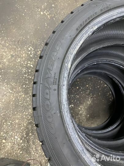 Goodyear Ice Navi 6 215/45 R17