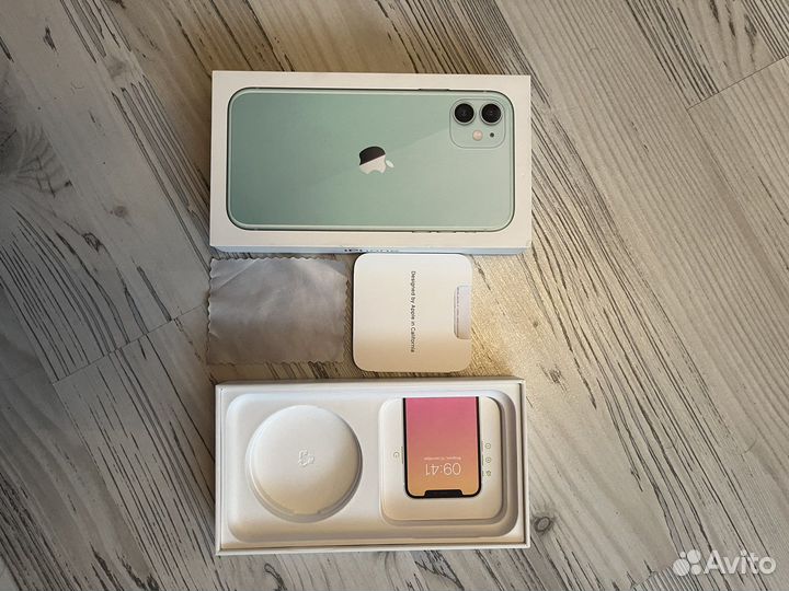 Коробка от iPhone 11
