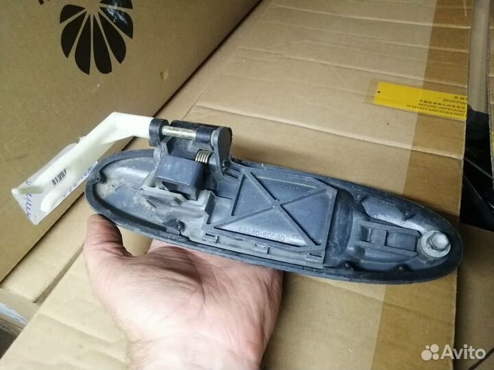 Ручка задней левой двери Toyota Land Cruiser 100