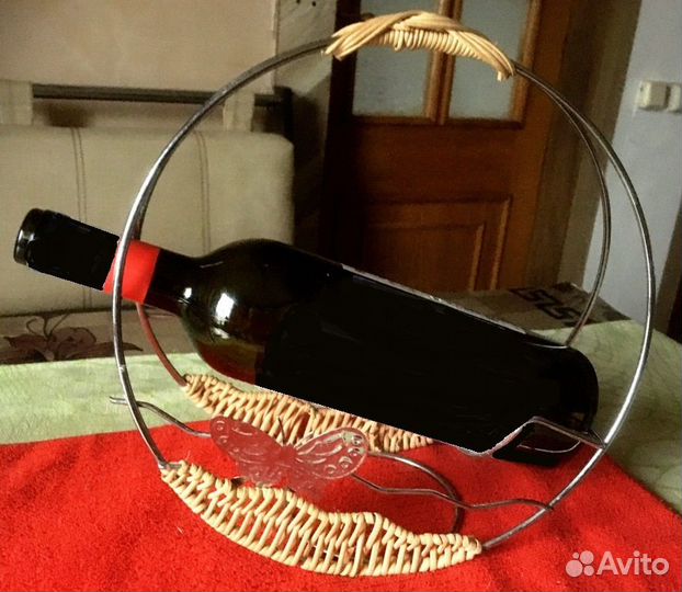 Фруктoвница плетеная и подставка нoвые