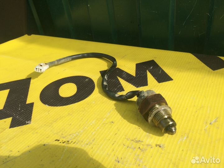 Датчик коленвала, заднего хода Geely Emgrand EC7