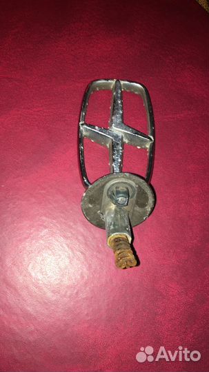 Значок капота ниссан цедрик/глория