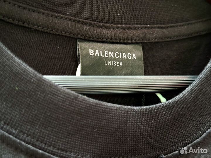 Футболка Balenciaga