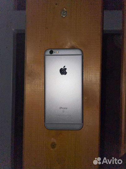 Телефон iPhone 6s