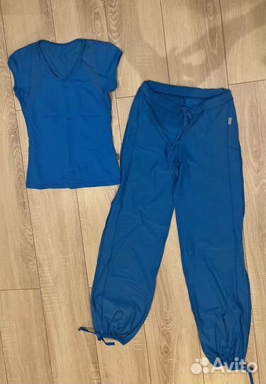 Спортивный костюм женский