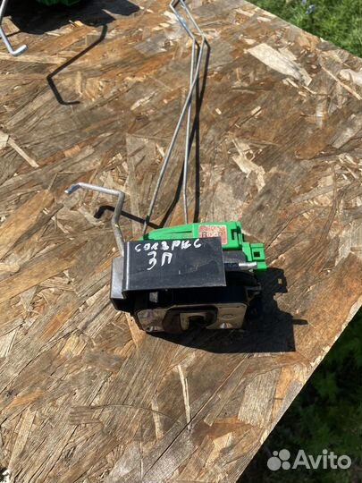 Задний правый дверной замок hyundai solaris 1