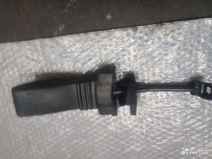 Audi a4 b8 фиксатор двери