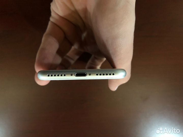 iPhone 8, 64 ГБ