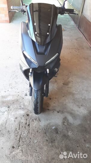 Макси-скутер Regulmoto Grido 175 (LJ175T-18)