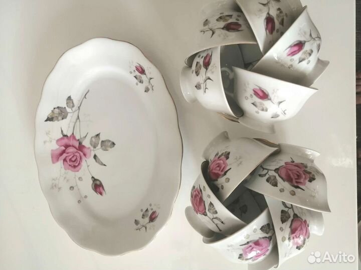 Фарфоровые чайные пары и блюдо. Винтаж. Польша