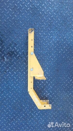 Уголок крепления frame Komatsu PC200-7