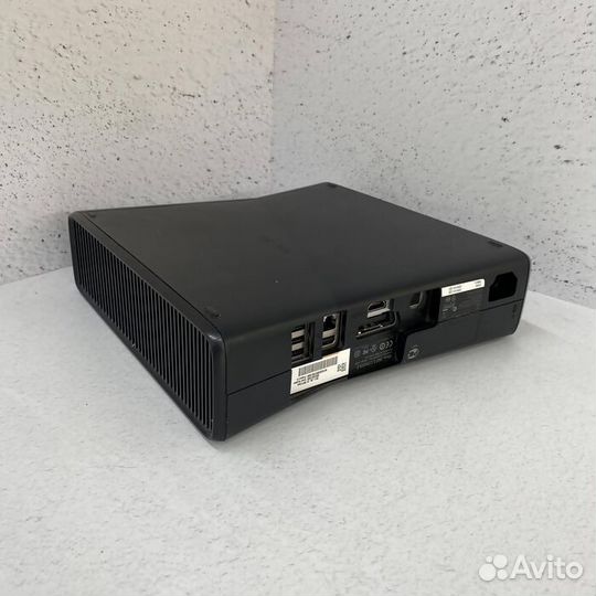 Игровая приставка Microsoft Xbox 360 S 250 гб