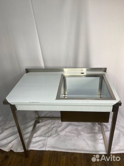 Стол разделочный с мойкой