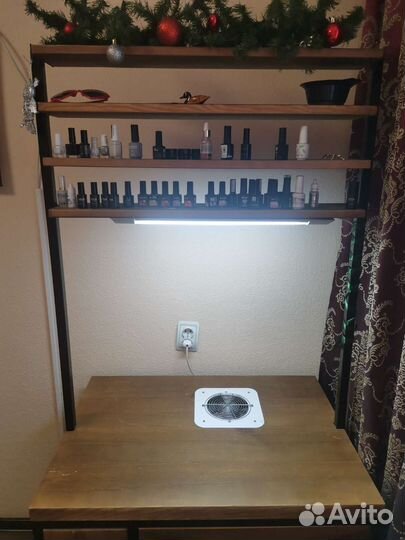 Маникюрный стол с пылесосом