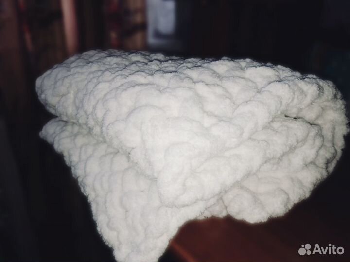 Плед из плюшевой пряжи (ручная работа)