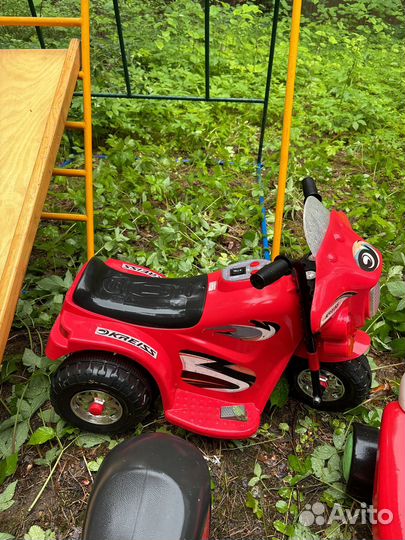 Детский транспорт, спортивный центр, стул