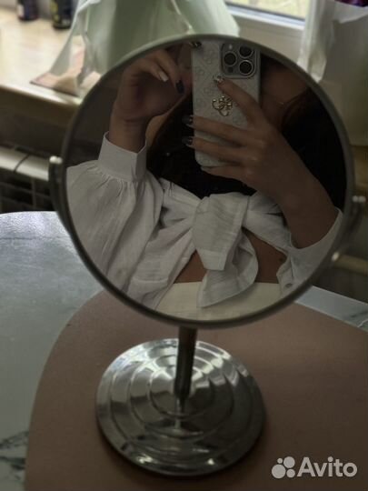 Зеркало на подставке