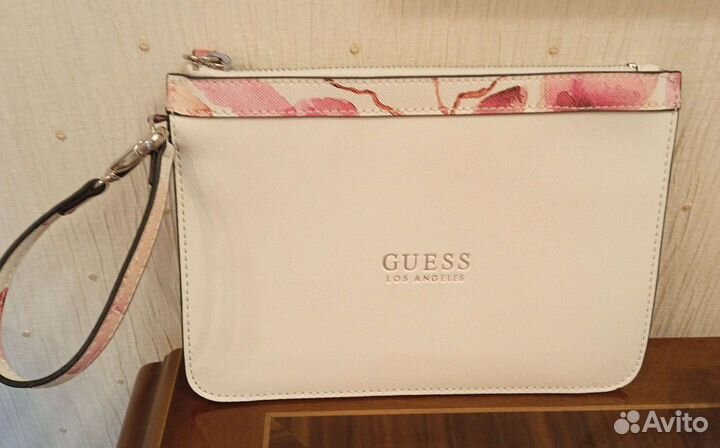 Косметичка Guess