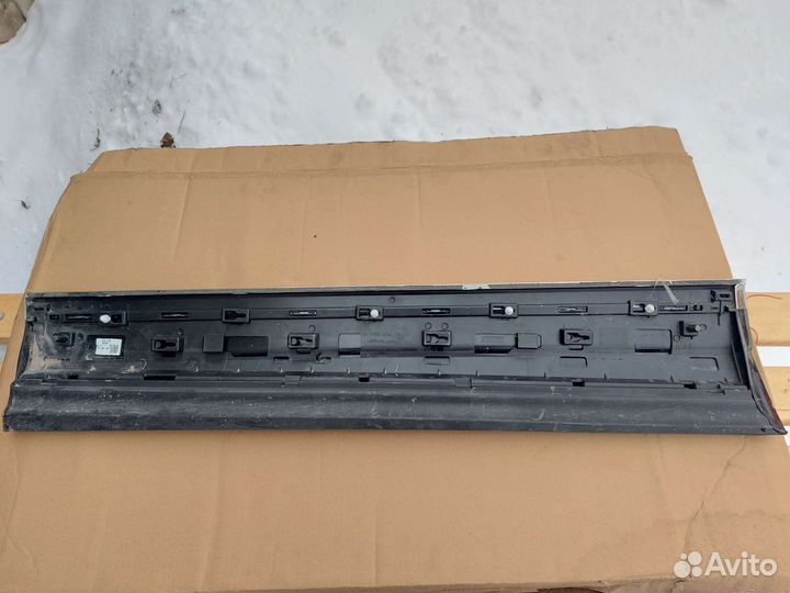 Накладка двери передней VW Touareg 3