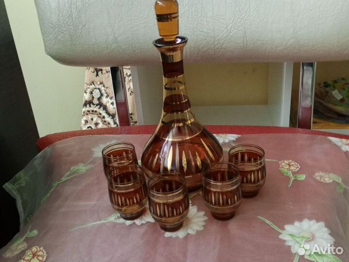 Графин с рюмками