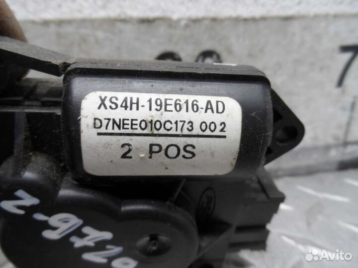 Моторчик заслонки печки Ford Focus 1 xs4h19e616ad