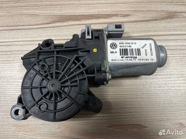 Мотор стеклоподъемника задний левый Volkswagen