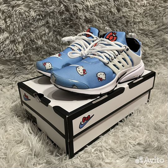 Hello Kitty x Nike Air Presto University Blue