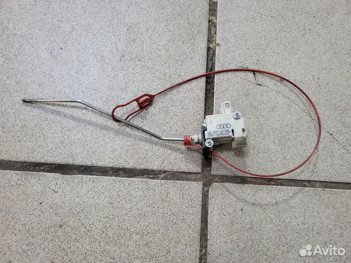Замок лючка бензобака Audi A6 C6