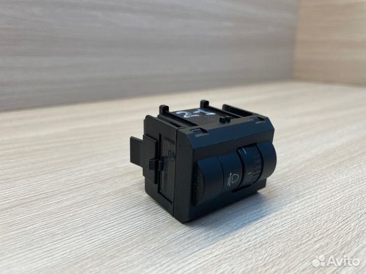 Кнопка корректора фар Skoda Rapid