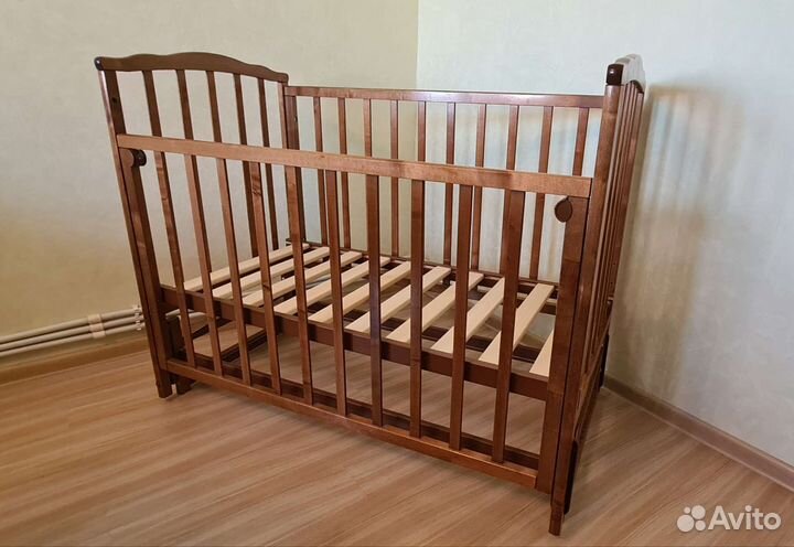 Детская кроватка Можга с продольным маятником