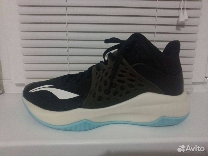 Баскетбольные кроссовки Li-Ning Sonic TD