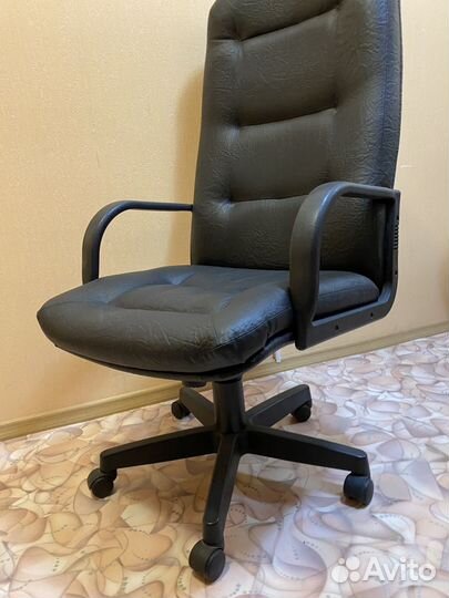 Компьютерное кресло