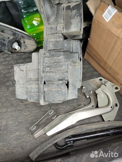 Резонатор воздушного фильтра Renault Fluence