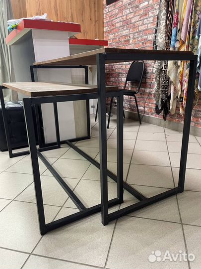 Стол витрина