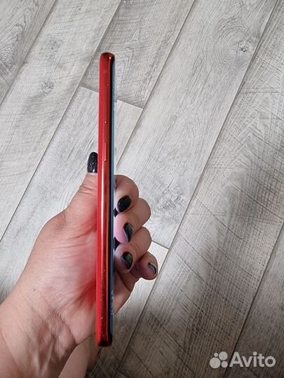 Телефон Samsung galaxy s10
