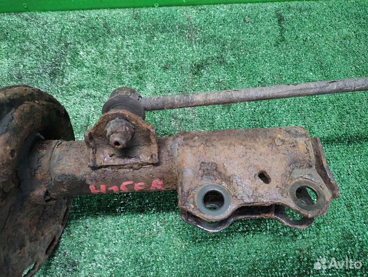 Стойка амортизатора передняя правая Toyota Auris