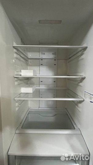 Продаю холодильник samsung. Возможен торг