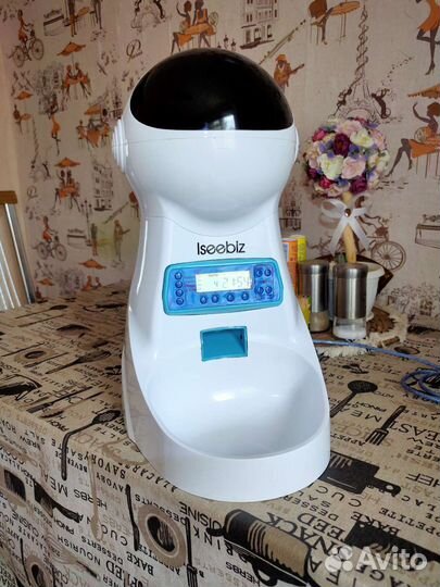 Автоматическая кормушка для кошек