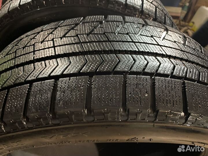 Bridgestone Blizzak VRX 225/50 R17