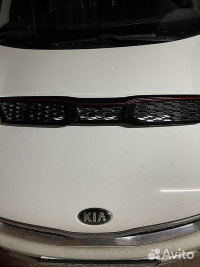 Решетка радиатора Kia Rio 4