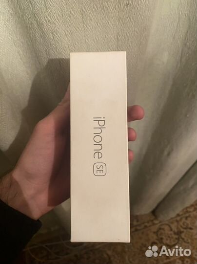 Коробка от iPhone se 2016