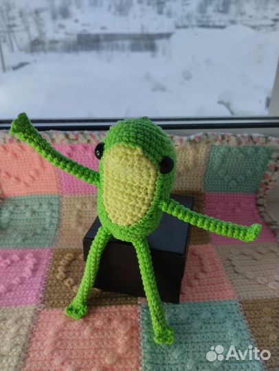 Вязаный лягушонок