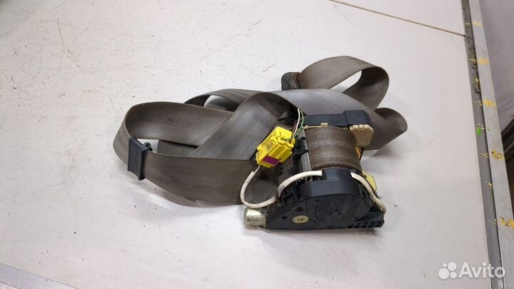 Ремень безопасности Volkswagen Transporter 5, 2004