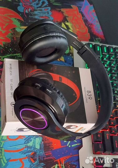 Беспроводные наушники большие с микрофоном внутри