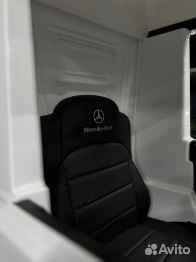 Детский электромобиль Mercedes-Benz Actros