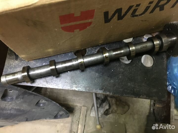 Распредвал выпускных/впускных Audi Q7 4M 2016