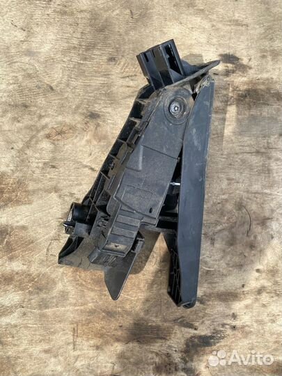 Педаль газа Volkswagen Tiguan 1