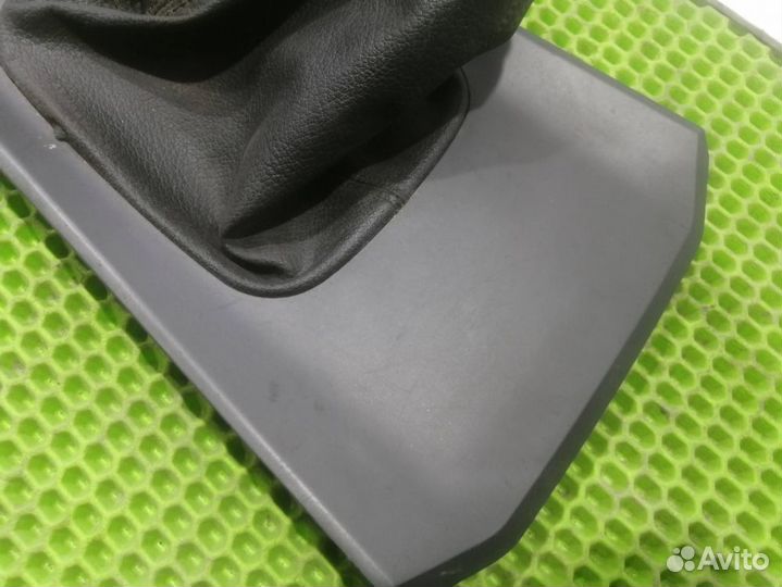 Накладка (Рамка) кулисы Nissan Primera P12